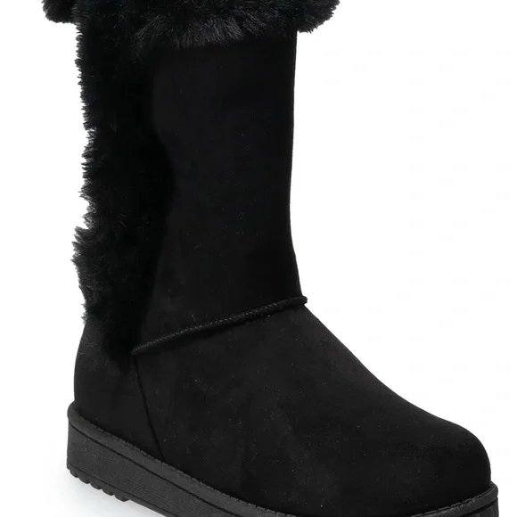 Black Winter Boots with Fur Trim and Rubber Sole - Picture 6 of 7